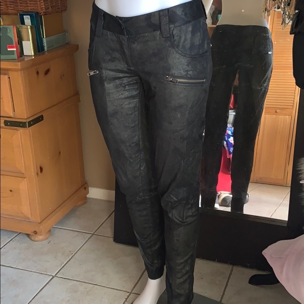 Edun  skinny pants sz 2/25 x 31”  waist 32” nwot